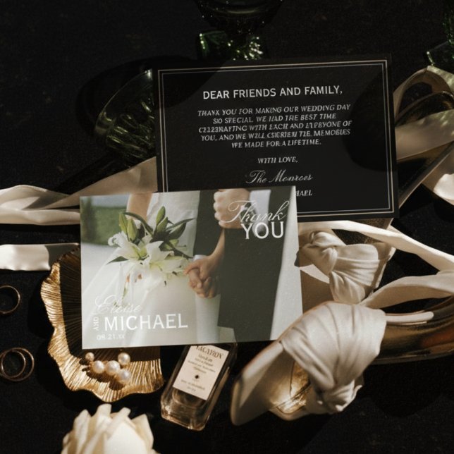 Tarjeta de agradecimiento de foto de boda editoria (Thank guests for celebrating your formal affair with this Classic Black Editorial Wedding Photo Card)