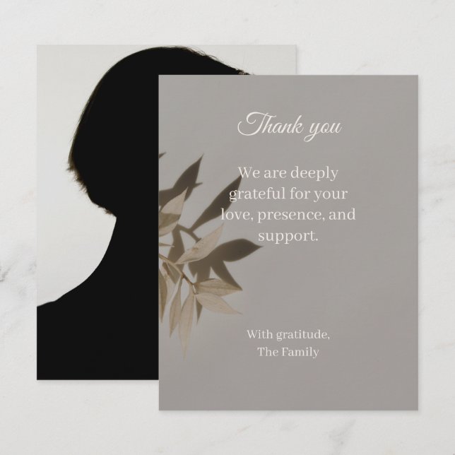 Tarjeta de agradecimiento de funeral beige con fot (Anverso / Reverso)