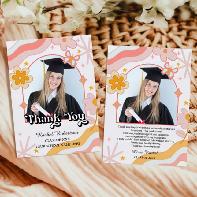 Tarjeta de agradecimiento de graduación con foto f (Retro Groovy Floral Graduation Thank You Card with photo)