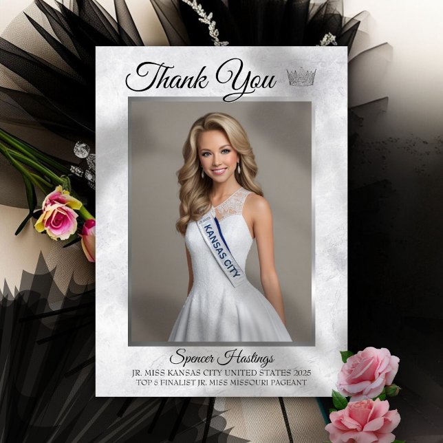 Tarjeta de agradecimiento de la gala de hielo de m (This custom thank you card features your photo, pageant title, and space for a personal message)