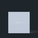 Tarjeta de agradecimiento de Light Blue Skies Mode<br><div class="desc">Azul claro suave con delicado marco blanco carta de agradecimiento.</div>