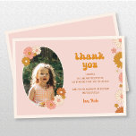 Tarjeta de agradecimiento de retro Floral Groovy 2<br><div class="desc">¡Da las gracias a tu huésped en estilo retro! El diseño está formado por unas flores silvestres dibujadas a mano, en una paleta de colores bohemias de marrón y terracota, beige, rosa y amarillo. Perfecto para los temas retro y boho fiesta en primavera y verano. La foto y el texto...</div>