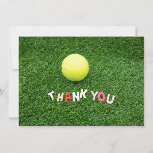 Tarjeta de agradecimiento de tenis con pelota sobr