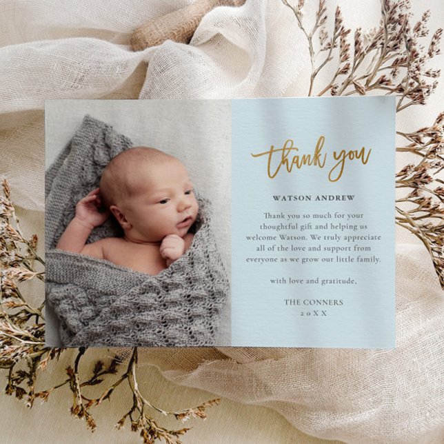Tarjeta de agradecimiento del bebé de la foto del  (Light blue boys photo baby thank you card.)