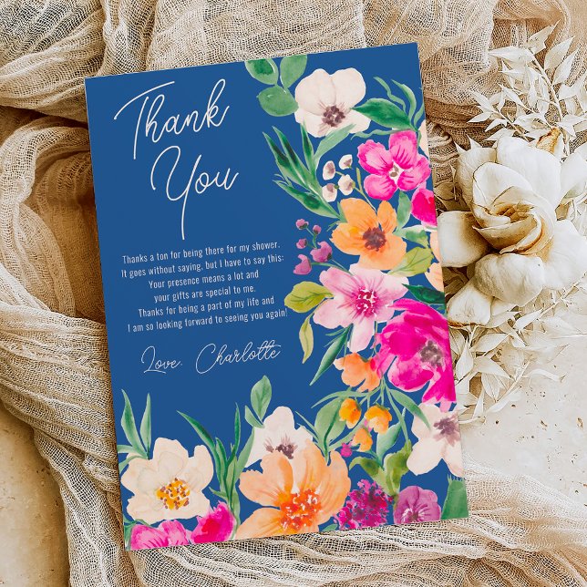 Tarjeta De Agradecimiento Despedida de soltera con flores silvestres brillan (Bright bold wild flowers script bridal shower thank you card on blue)