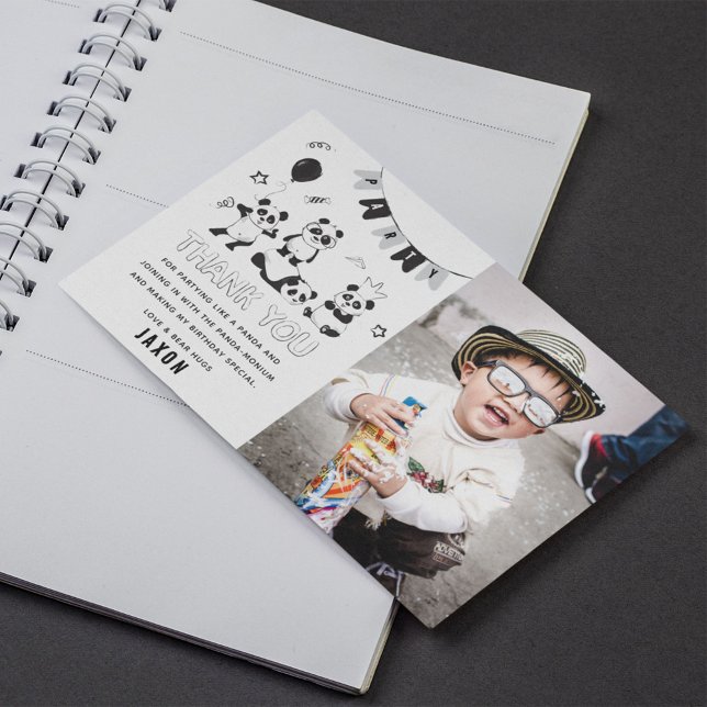 Tarjeta De Agradecimiento Diviértete Cumpleaños Moderno de Niños Panda (Subido por el creador)