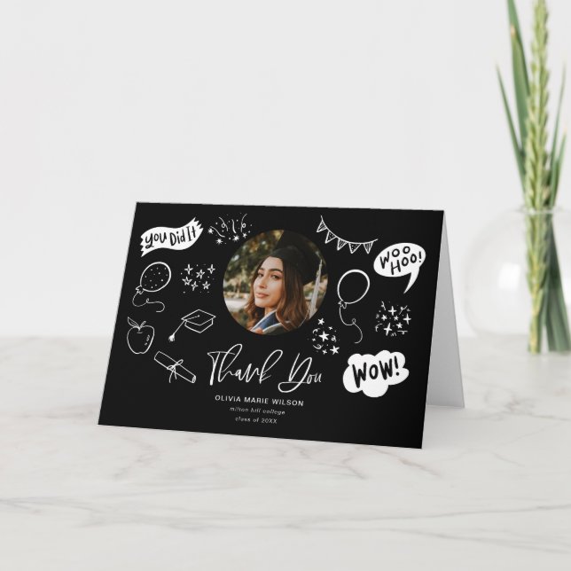 Tarjeta De Agradecimiento Doodle De Graduación Con Foto De Graduado En Negro (Anverso)