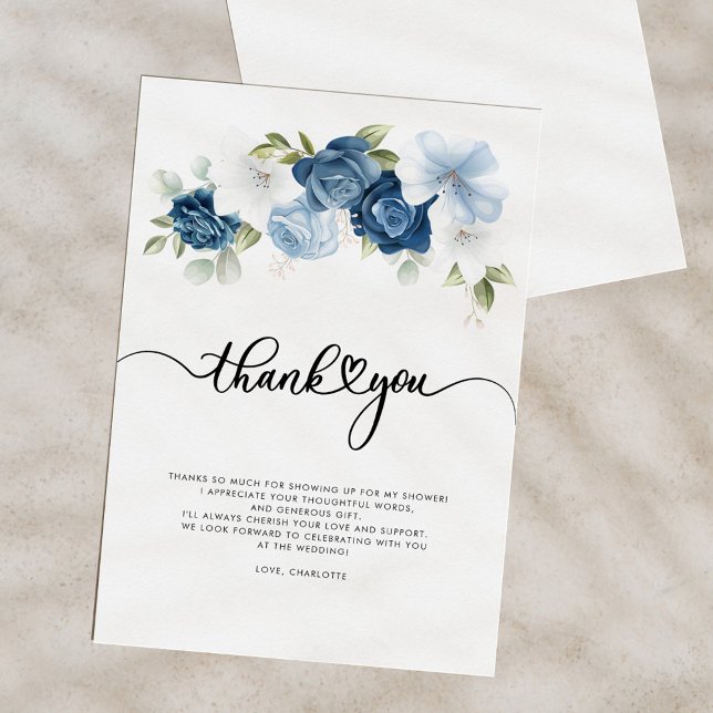 Tarjeta De Agradecimiento Ducha Nupcial Floral Azul Polvoriento (Dusty Blue Floral Script Bridal Shower Thank You Card)