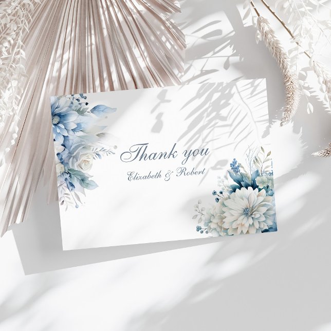 Tarjeta De Agradecimiento Dusty Blue Wildflower Wedding Thank You Card (Dusty Blue Wildflower Wedding Thank You Card on a sunny table with white botanical decoration)