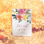 Tarjeta De Agradecimiento El Amor Está En Flores De Primavera De Florencia D<br><div class="desc">Una elegante tarjeta de agradecimiento para igualar nuestra colección de ducha de novias "Love Is In Bloom Spring Flowers". Este diseño presenta un diseño floral. Hay rosas, peonías y flores de cornelia enclavadas dentro de la vegetación del eucalipto y otras hojas botánicas. La parte trasera del diseño presenta un personalizado...</div>