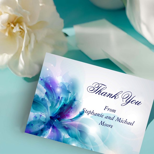 Tarjeta De Agradecimiento El diseño floral azul y púrpura le agradece (Subido por el creador)