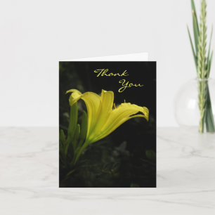 Tarjeta De Agradecimiento El lirio de día amarillo le agradece cardar
