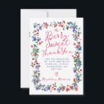 Tarjeta De Agradecimiento El rústico Boho Berry Summer 40th Birthday Flat<br><div class="desc">Justo a tiempo para el verano de 2024, nuestra nueva colección Summer Berry Bliss. Americana roja, blanca y azul se encuentra con la Moda Boho. Fresas, frambuesas y arándanos sobre un fondo blanco crean un ambiente patriótico en este marco botánico de berry. Un Berry Sweet Thank You (Gracias Berry) escrito...</div>