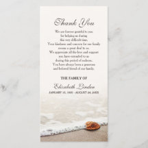 El Seashell en la condolencia de la playa el | le