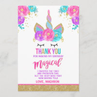 El unicornio mágico le agradece cardar al fiesta