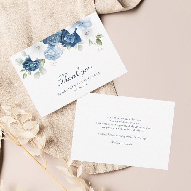 Tarjeta De Agradecimiento Elegante Baby Shower Azul Polvoriento Floral Eucal (Dusty Blue Floral Bridal Shower Thank You Card)