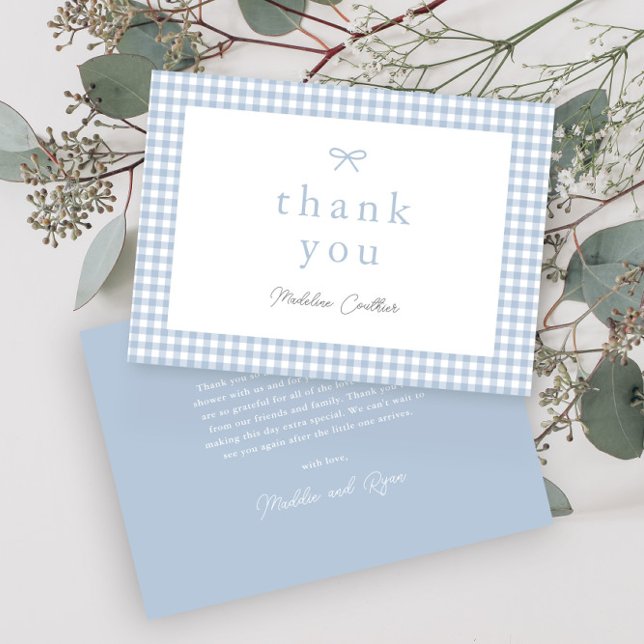 Tarjeta De Agradecimiento Elegante Baby Shower simple y turbio de los niños  (Dusty blue bow gingham boys baby shower thank you cards.)