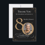 Tarjeta De Agradecimiento Elegante Black Gold Photo 80th Birthday Party<br><div class="desc">Elegante tarjeta de agradecimiento por la fiesta de cumpleaños 80 de la foto del oro negro. Invitación especial de celebración de cumpleaños elegantemente diseñada, que incluye una foto personalizado de la persona de cumpleaños y caligrafía de escritura con elementos florecientes de época. Lo suficientemente sencillo para adaptarse a una variedad...</div>
