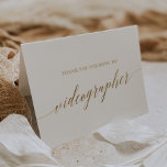 Tarjeta De Agradecimiento Elegante Boda de caligrafía de oro<br><div class="desc">Esta elegante tarjeta de agradecimiento de boda de caligrafía dorada es perfecta para un boda sencillo. El diseño neutro cuenta con una tarjeta minimalista decorada con una romántica tipografía de Relieve metalizado de imitación de oro.</div>