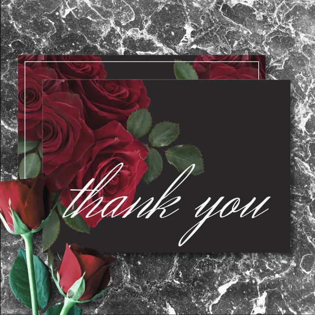 Tarjeta De Agradecimiento Elegante Boda floral de Roses Rojos Sangre Emotiva (Elegant Moody Blood Red Roses Floral Wedding Thank You Card)