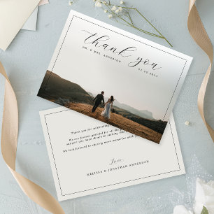 Tarjeta De Agradecimiento Elegante Bordes de Caligrafía Foto Gris Suave Boda