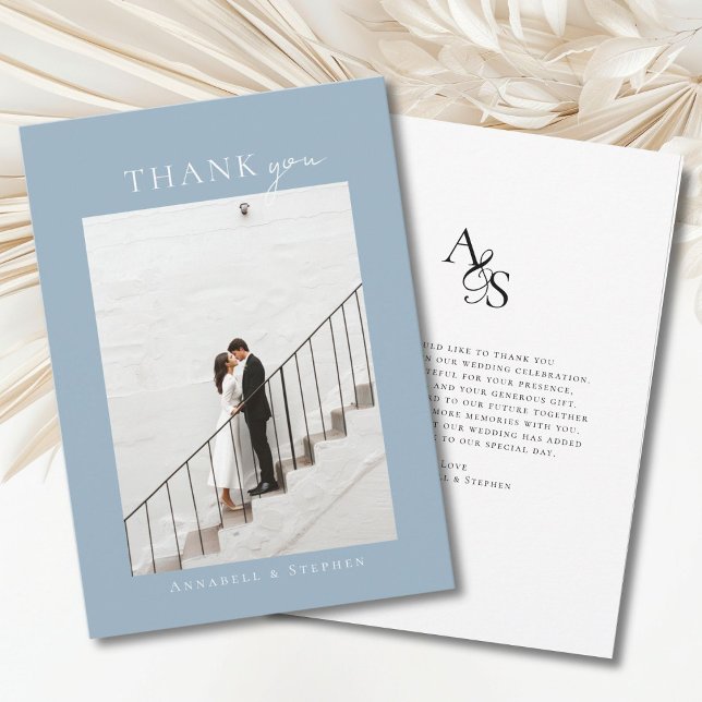 Tarjeta De Agradecimiento Elegante, clásico, Monograma, ¡Gracias! 1 Foto (Elegant, classic, monogram, powder-blue-white, wedding 1 photo "Thank you" card.)