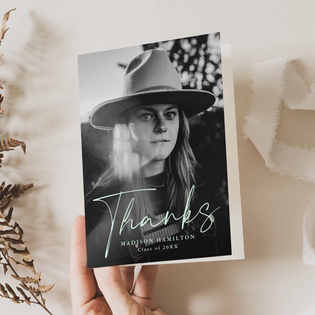 Tarjeta De Agradecimiento Elegante Graduación De Fotografía De Guión Verde D (Subido por el creador)