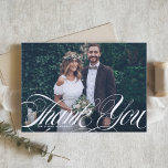 Tarjeta De Agradecimiento Elegante guión florece Boda fotográfico blanco<br><div class="desc">Elegante guión florido Boda de fotos en blanco - Tarjeta de agradecimiento | Envíe gracias a la familia y amigos por ser parte de su día especial con esta tarjeta de agradecimiento de personalizable. Presenta un guión de "gracias" con un patrón de Art Deco. Se puede personalizar el patrón añadiendo...</div>