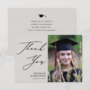 Tarjeta De Agradecimiento Elegante guión negro sobre graduación de fotos gri
