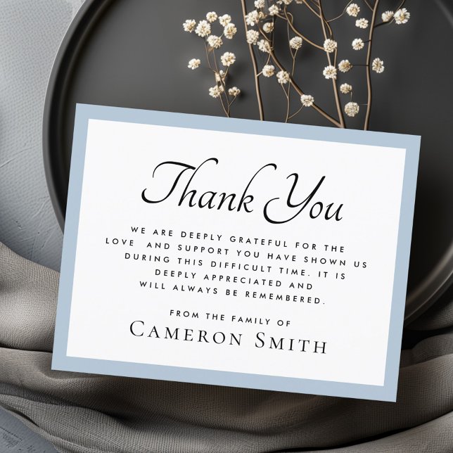 Tarjeta De Agradecimiento Elegante relación fúnebre azul polvorienta simpatí (Light dusty blue border elegant funeral sympathy thank you card)