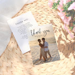 Tarjeta De Agradecimiento Elegante tipografía Matrimonio fotográfico mínimo<br><div class="desc">Una elegante tarjeta de agradecimiento por foto para coincidir con nuestra colección de Fotos de Bodas de la Fiesta. ¡Este diseño presenta tu foto y "gracias" en una tipografía elegante! En la parte posterior de la tarjeta aparece un mensaje personalizado y sincero de agradecimiento para expresar su gratitud a amigos...</div>