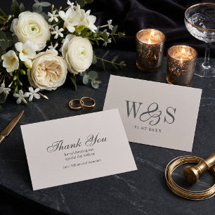 Tarjeta De Agradecimiento Elegantes parejas de novios con inicial de marfil