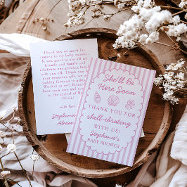 Tarjeta De Agradecimiento Ella estará aquí pronto Pink Shells Baby Shower