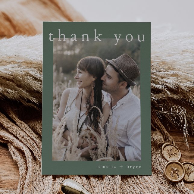 Tarjeta De Agradecimiento EMELIA Boda de fotografía de Rústico Verde Sage Si (EMELIA Flat Simple Sage Green Rustic Photo Wedding Thank You Card)