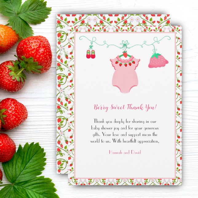 Tarjeta De Agradecimiento Equipo Para Bebé De Fresa Con Baby Shower Patrón (Sweeten your gratitude with strawberries, a charming way to thank!)