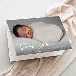 Tarjeta De Agradecimiento Escritura moderna Foto religiosa Bautismo<br><div class="desc">Este guión moderno Baptism Photo you card incluye una hermosa foto horizontal con sangrado completo y letras a mano gracias a la escritura y un texto mínimo editable. Haga clic en el botón de edición para personalizar de este diseño.</div>