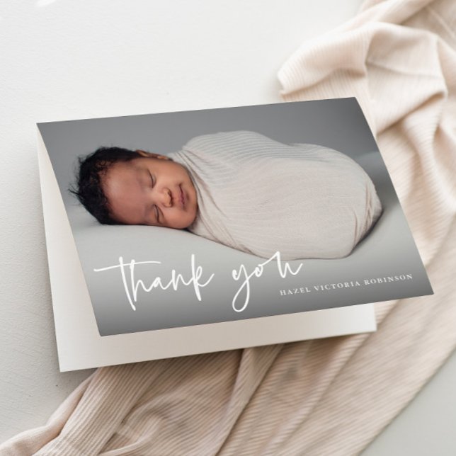 Tarjeta De Agradecimiento Escritura moderna Foto religiosa Bautismo (Modern script typography overlay photo baptism thank you card.)