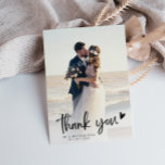 Tarjeta De Agradecimiento escritura negra simple foto boda de recién casados<br><div class="desc">diseño de texto de escritura negra con escritura de escritura moderna a mano y una encantadora foto de los recién casados,  la imagen y el texto pueden ser personalizados.</div>