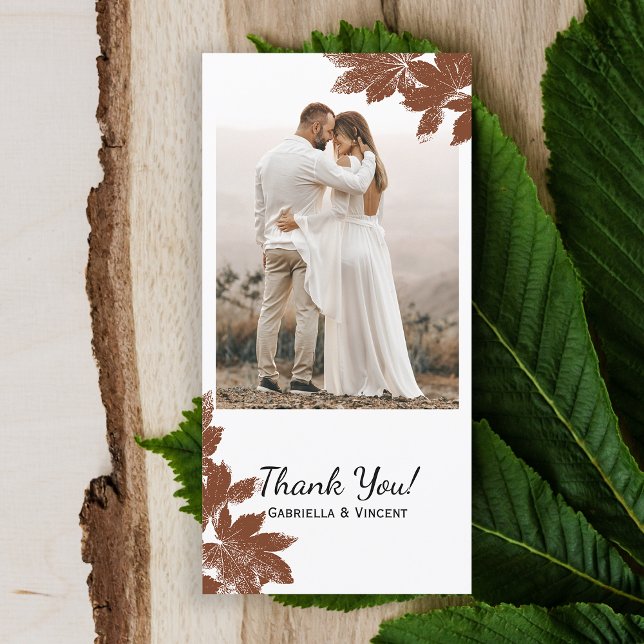 Tarjeta De Agradecimiento Estampilla de hojas de arce de otoño (Fall in Love with this woodsy Autumn leaves thank you photo card.)