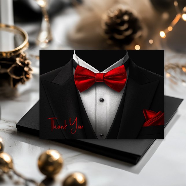 Tarjeta De Agradecimiento Fiesta de cumpleaños del negro negro negro masculi (Mens red and black thank you cards with elegant tuxedo. Add your printed message or leave blank.)