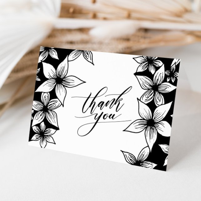 Tarjeta De Agradecimiento Flor floral Caligrafía blanca y negra (Subido por el creador)