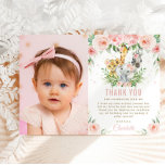 Tarjeta De Agradecimiento Floral de Rubor de animales de la jungla foto de p<br><div class="desc">Personalice esta tarjeta de agradecimiento de primer cumpleaños de bonito con su propia redacción de forma fácil y rápida, simplemente pulse el botón personalizar it para reorganizar y formatear el estilo y la ubicación del texto. Con una adorable acuarela de elefante bebé, león, jirafa, cebra y espléndida floral rosa. ¡Todo...</div>