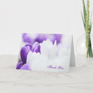 Tarjeta de agradecimiento floral púrpura y blanca