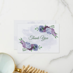Tarjeta De Agradecimiento Flores azul polvorientas moradas hojas verdes boda
