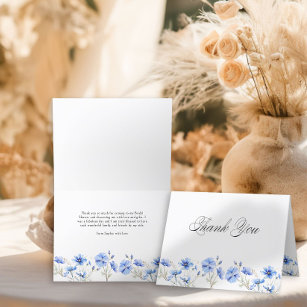 Tarjeta De Agradecimiento Flores azules y caligrafía elegante