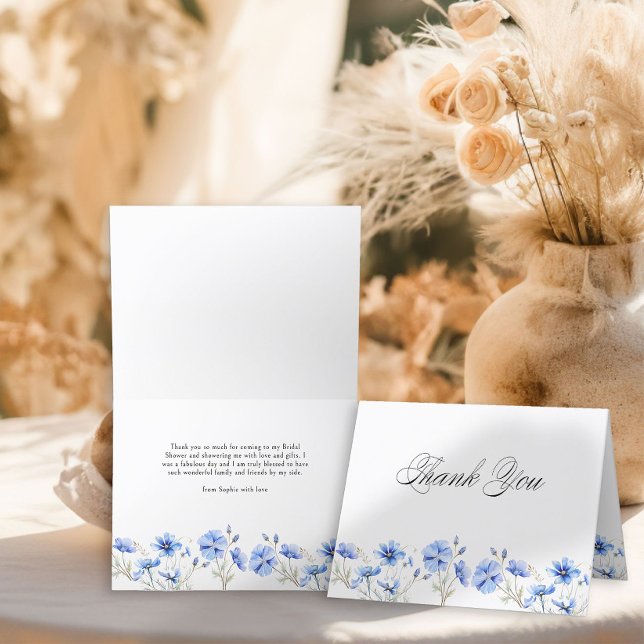 Tarjeta De Agradecimiento Flores azules y caligrafía elegante (Thank You card with calligraphy and Blue Flowers - Something Blue Floral Bridal Shower Collection
)