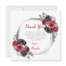 Flores elegantes rojas y plateadas dulces Dieciséi