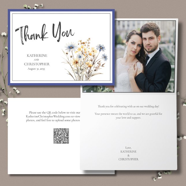 Tarjeta De Agradecimiento Flores salvajes azules elegante foto Boda formal (Blue Wildflowers Elegant Wedding Photo Thank You Card with blue, yellow, beige wildflowers, QR Code.)