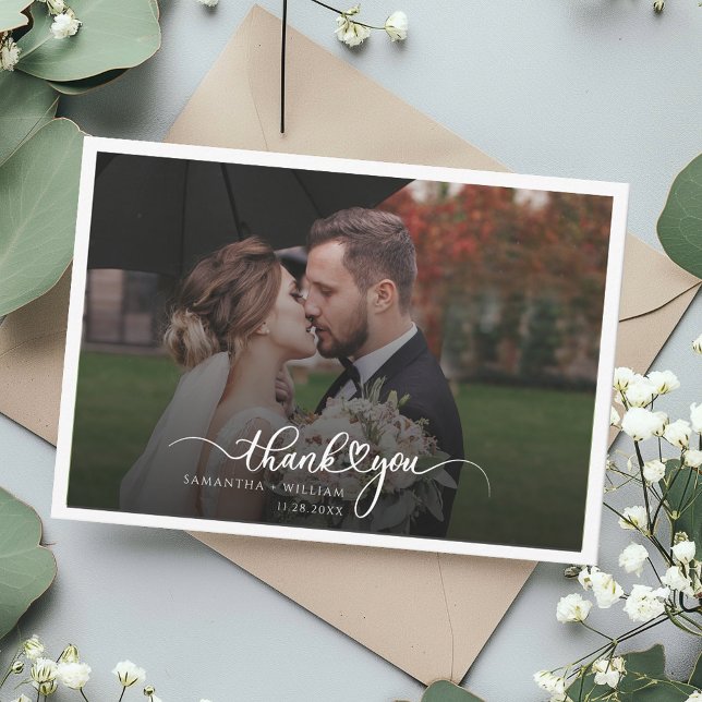 Tarjeta De Agradecimiento Foto boda Elegante Guión con letras de mano (Elegant Script Photo Newlyweds Wedding Thank You Card)