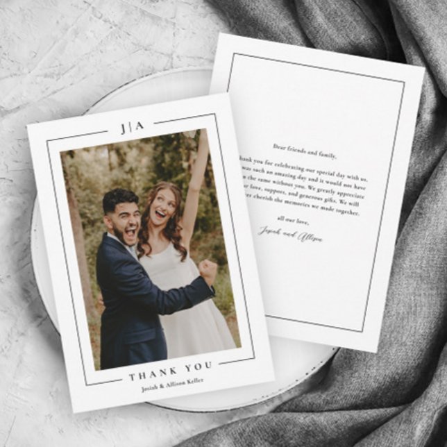 Tarjeta De Agradecimiento Foto clásica de Boda blanco y negro (Elegant black and white wedding photo thank you card with monogram and simple typography.)